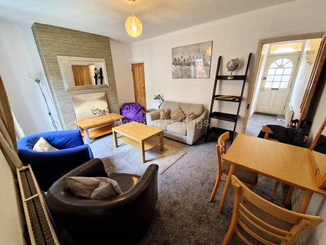 CARNARVON ROAD - Image 3