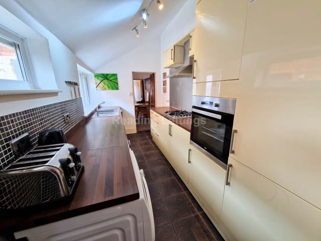 CARNARVON ROAD - Image 5