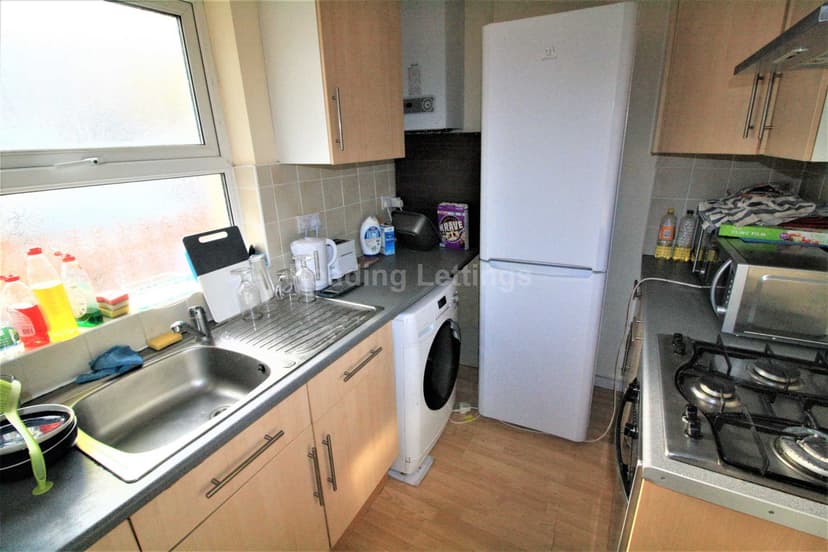 ADDINGTON ROAD - Image 4