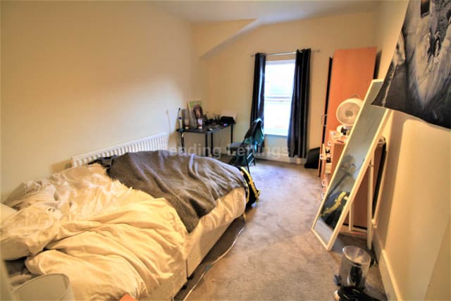 BLENHEIM ROAD - Image 6