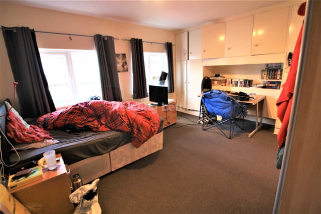 BLENHEIM ROAD - Image 8