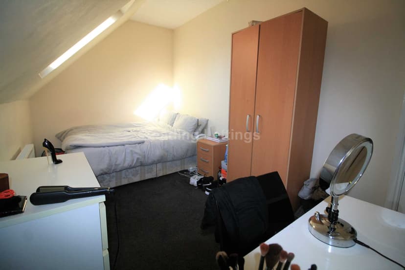 ST PETERS ROAD - Image 10