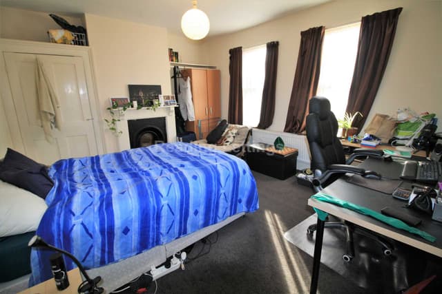 ST PETERS ROAD - Image 7