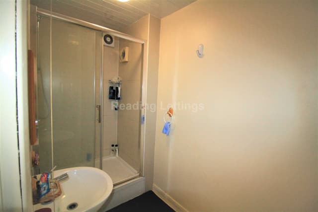 WOKINGHAM ROAD - Image 10