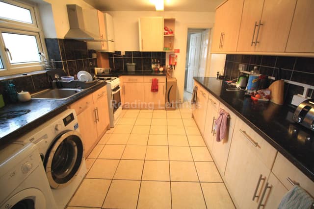 DE BEAUVOIR ROAD - Image 4