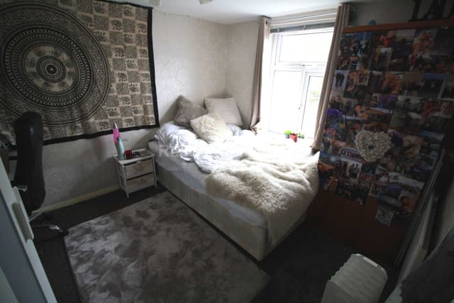 DE BEAUVOIR ROAD - Image 8