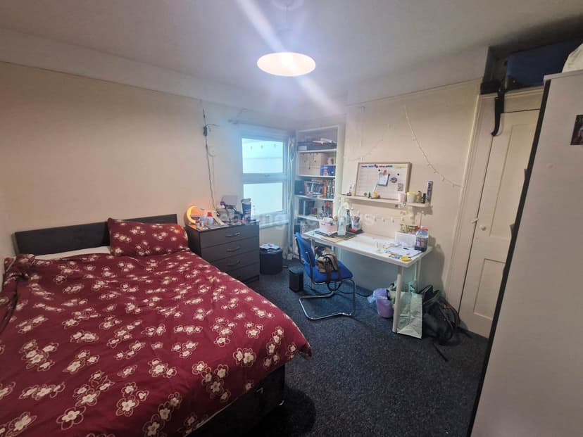 BLENHEIM ROAD - Image 10