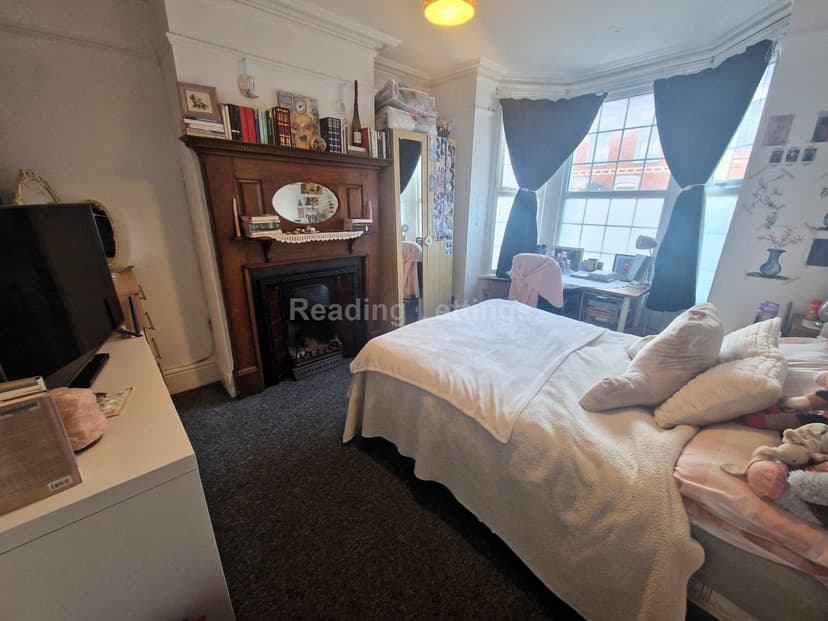 BLENHEIM ROAD - Image 2