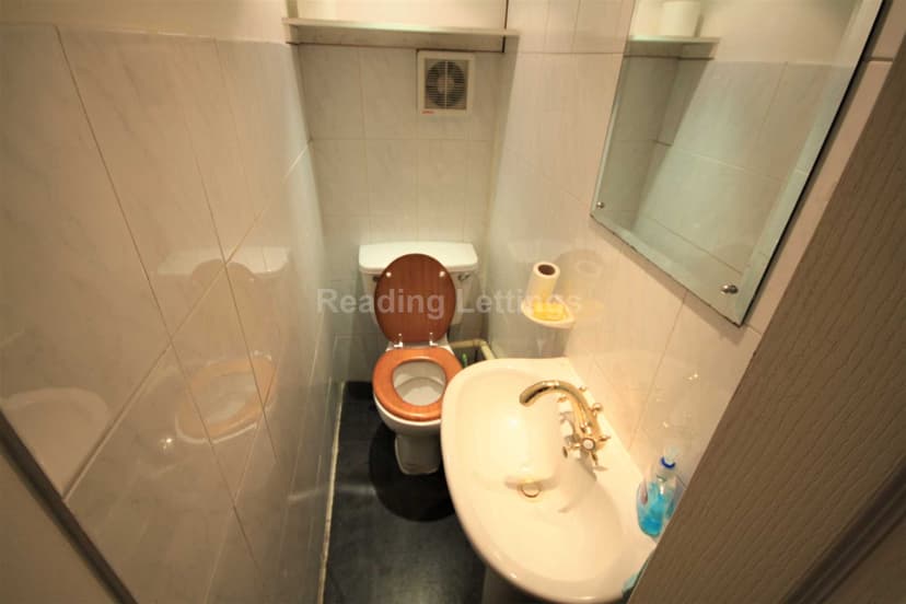 BLENHEIM ROAD - Image 3