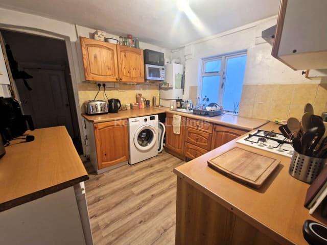 BLENHEIM ROAD - Image 5