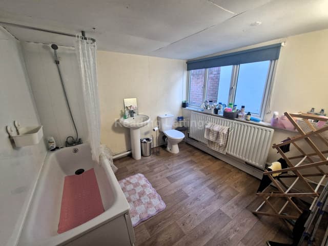 BLENHEIM ROAD - Image 7