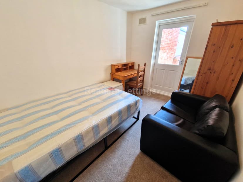 CARNARVON ROAD - Image 3