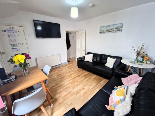 BLENHEIM ROAD - Image 1