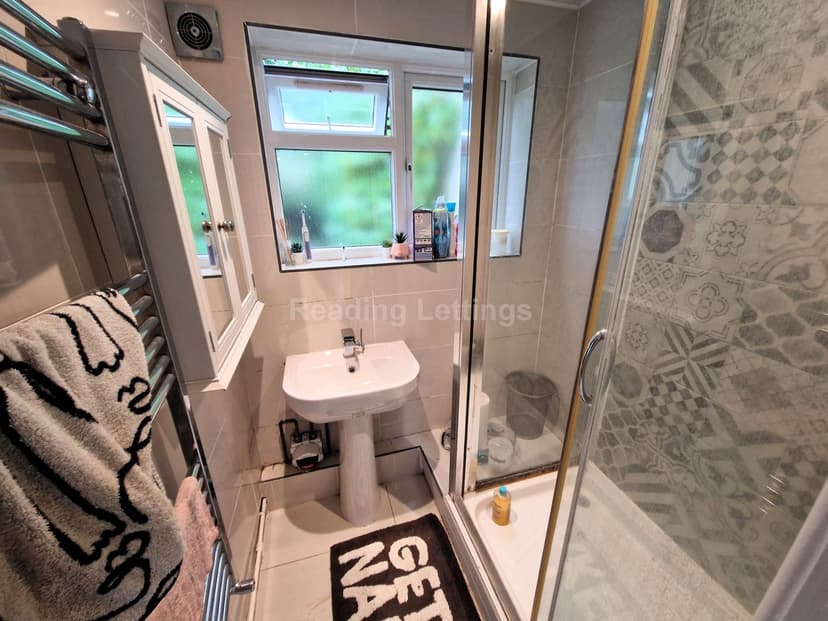 BLENHEIM ROAD - Image 5