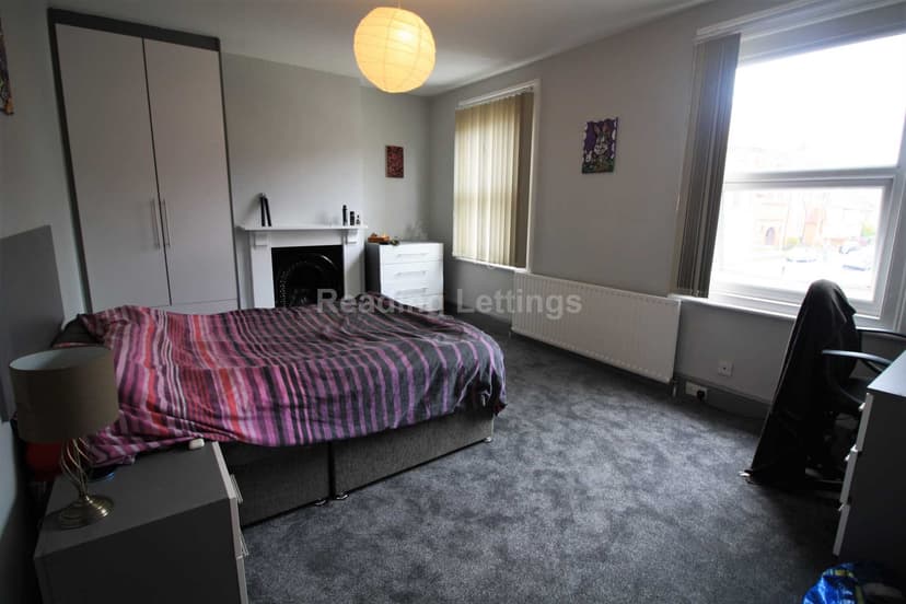 ERLEIGH ROAD - Image 13