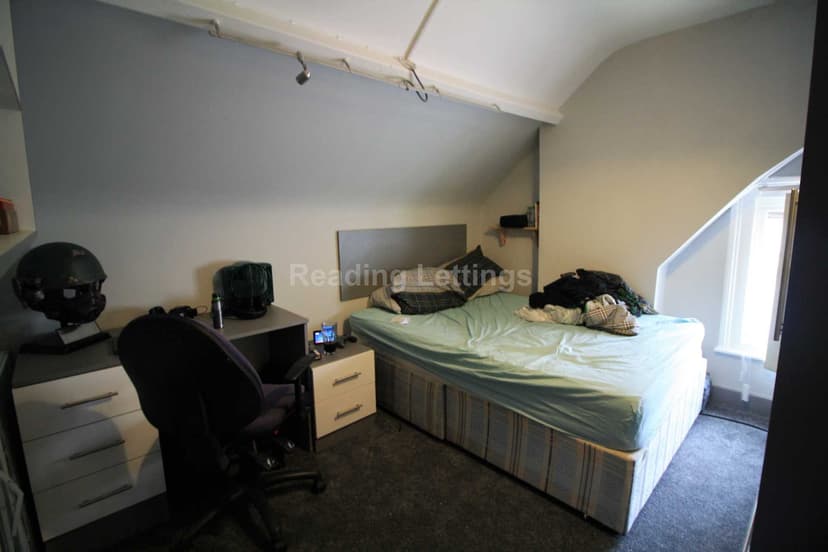 ERLEIGH ROAD - Image 15