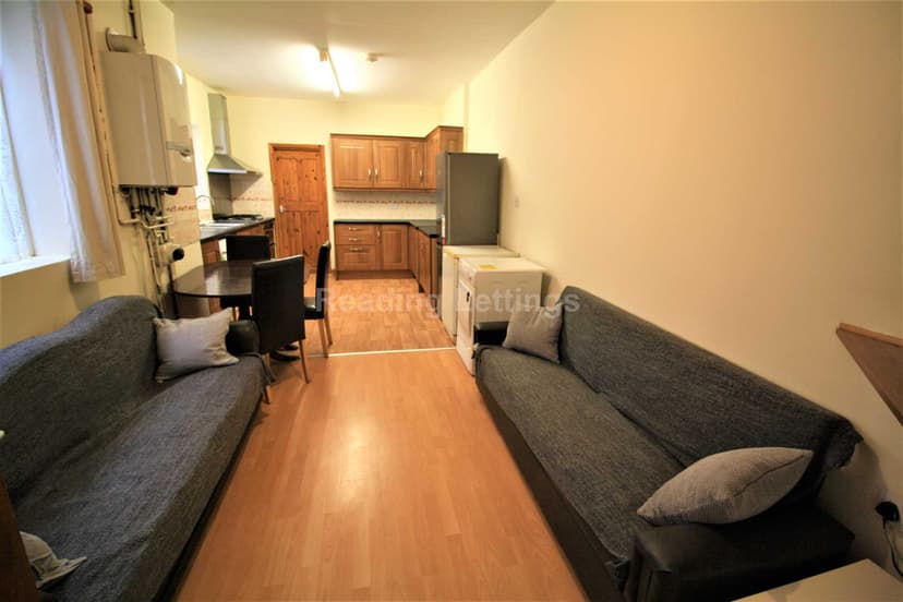 LONDON ROAD - Image 1