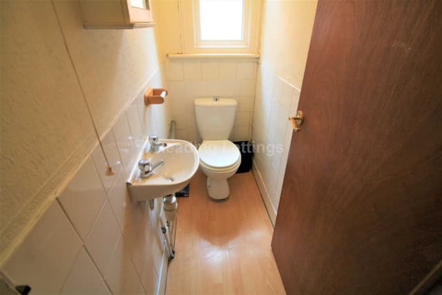 LONDON ROAD - Image 12