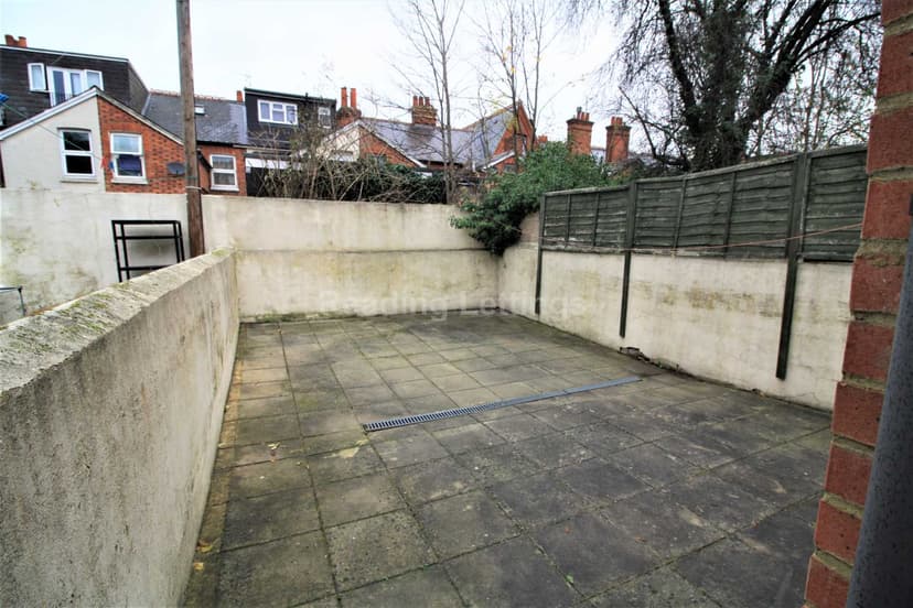 LONDON ROAD - Image 15