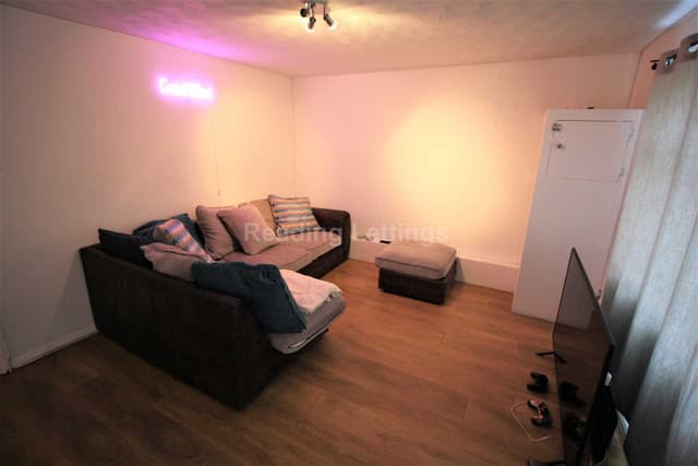 ADDINGTON ROAD - Image 1