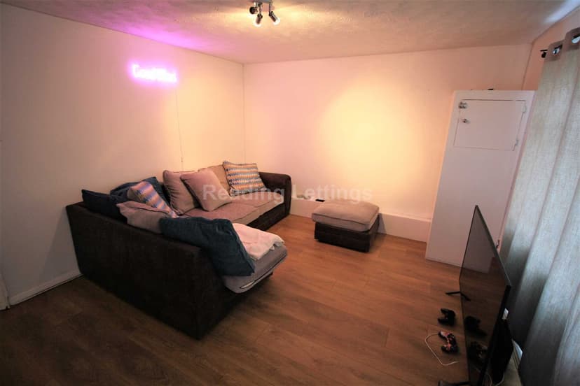 ADDINGTON ROAD - Image 1