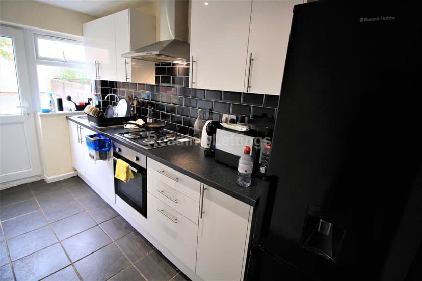 ADDINGTON ROAD - Image 10