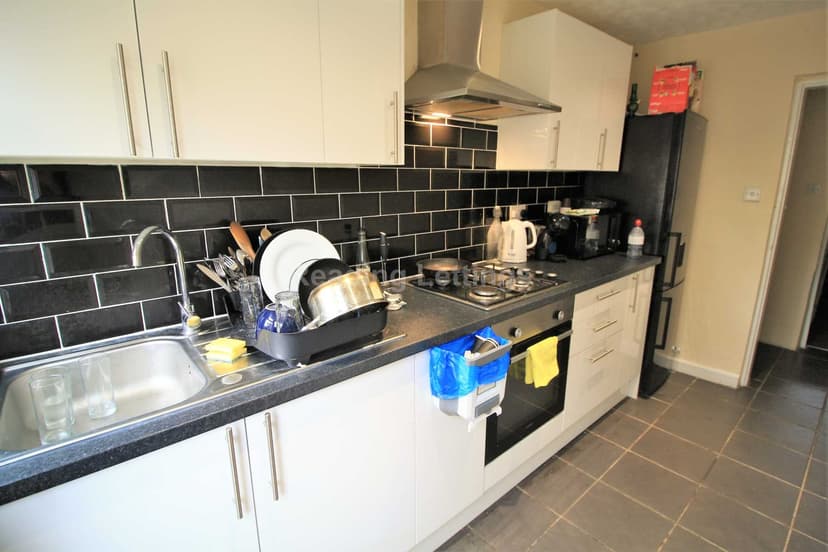 ADDINGTON ROAD - Image 9