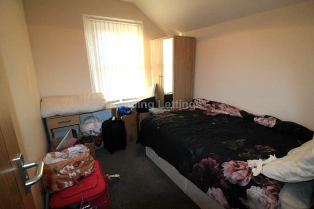 GRANGE AVENUE - MOST BILLS INCLUDED - Image 10