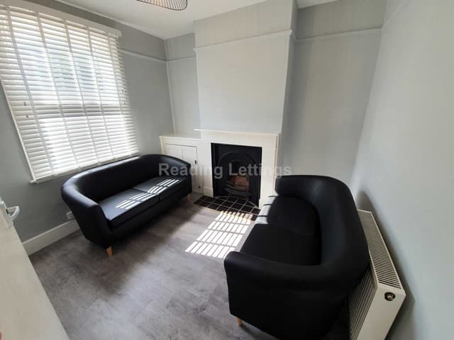 BLENHEIM GARDENS - Image 2