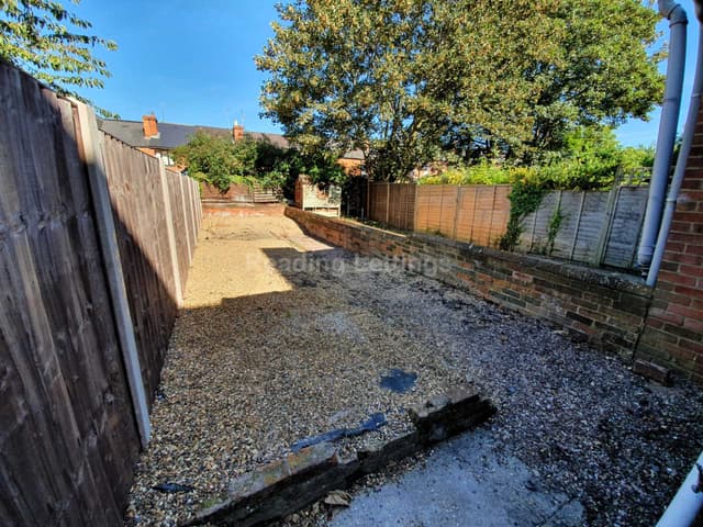 BLENHEIM GARDENS - Image 6