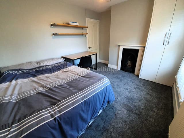 BLENHEIM GARDENS - Image 8