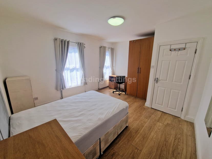 CRESCENT ROAD - Image 12