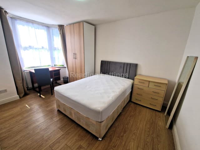 CRESCENT ROAD - Image 2