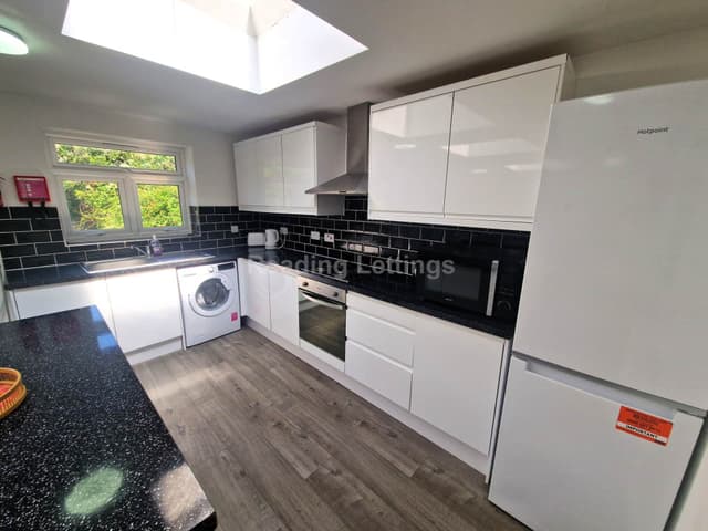 CRESCENT ROAD - Image 9