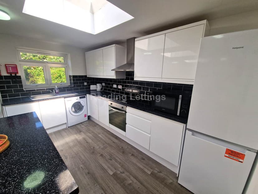 CRESCENT ROAD - Image 9