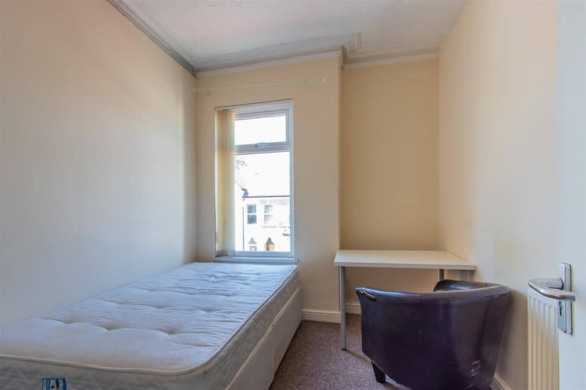 Flat 3, 15 Northcote Street - Image 6