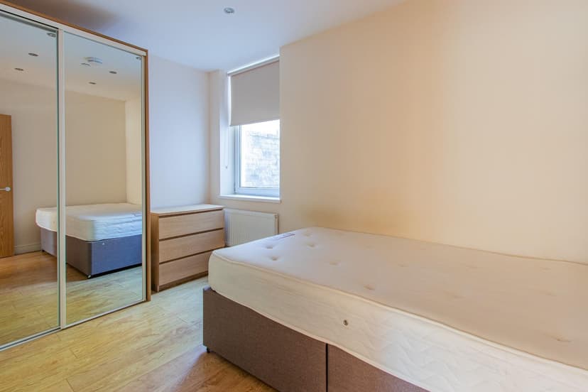 1, 28 Colum Road - Image 4