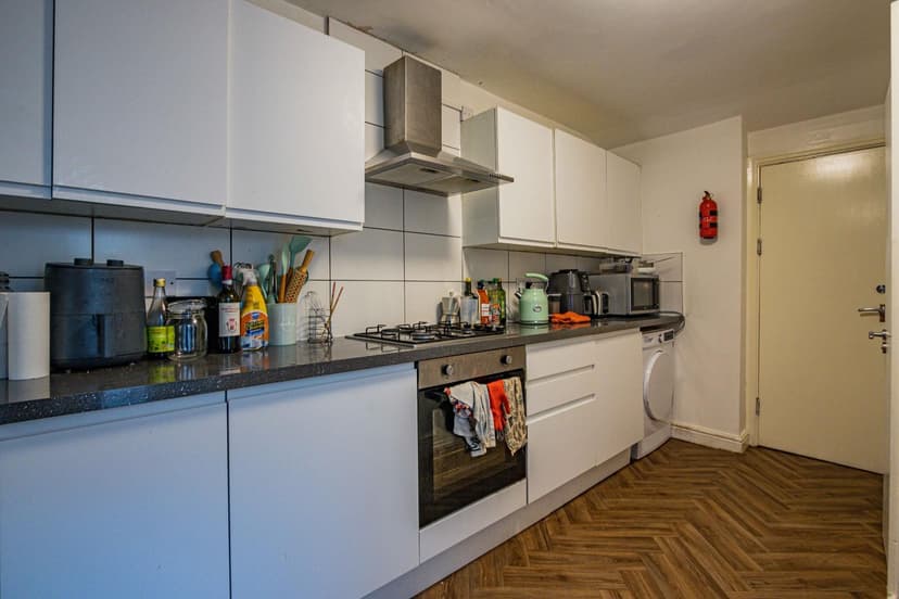 123 Moy Road - Image 3