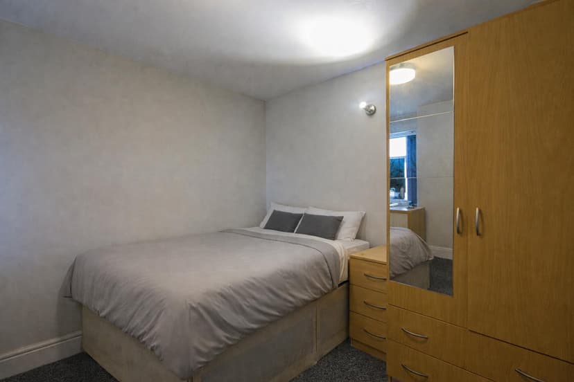 53 Rhymney Street - Image 11