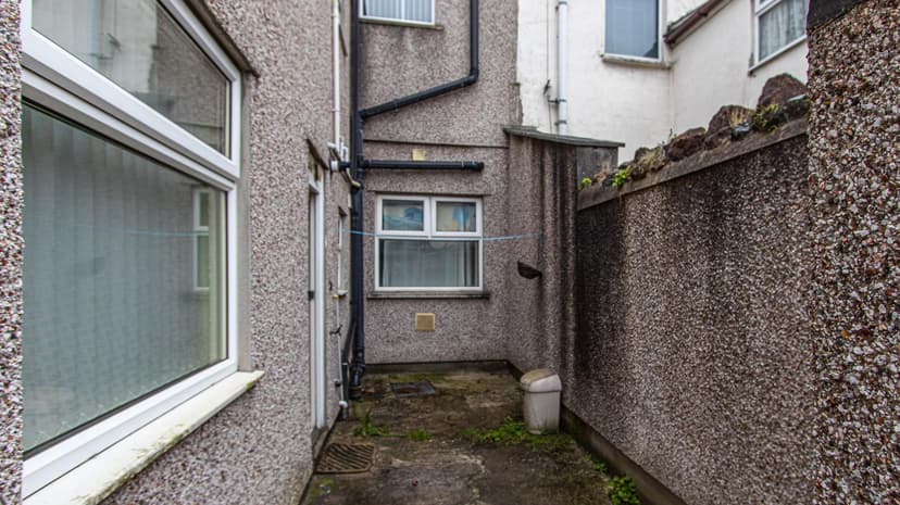 2, 11 Northcote Street - Image 6