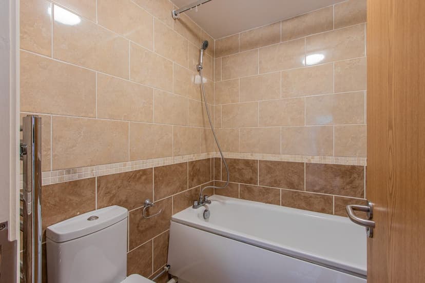 2, 11 Richmond Crescent - Image 6