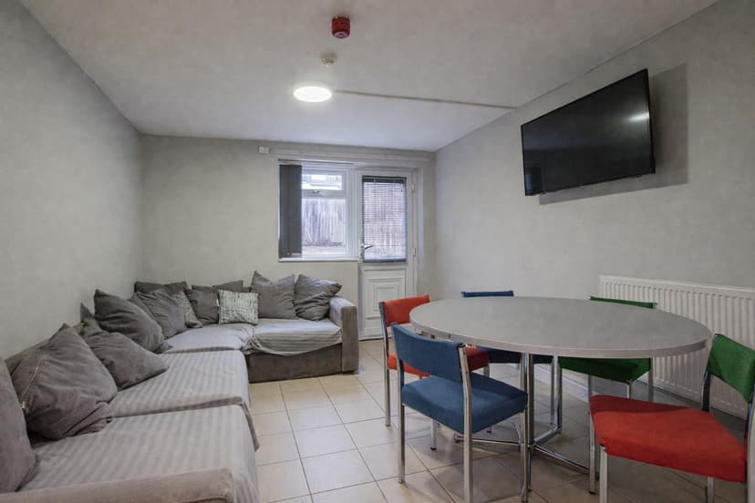 14 Treherbert Street - Image 1