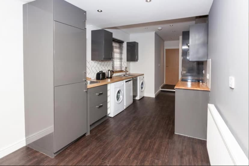 69 Richards Street - Image 5