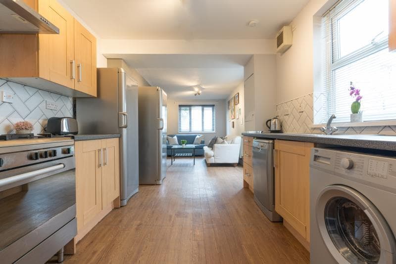 45 Mackintosh Place - Image 2