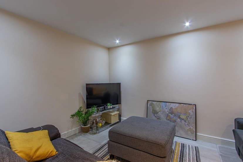 1, 88 Richmond Road - Image 3