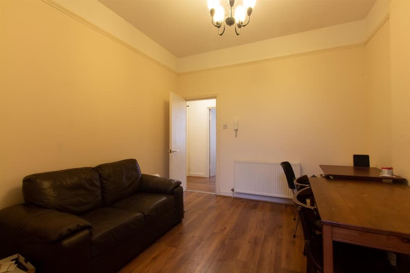 1, 128 Richmond Road - Image 2