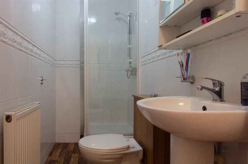 1, 128 Richmond Road - Image 6