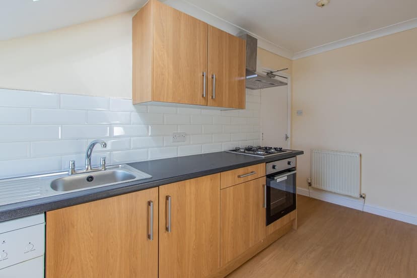 4, 15 Northcote Street - Image 2