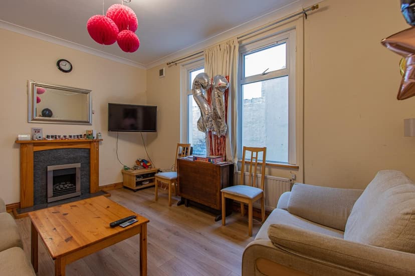 151 Whitchurch Road - Image 2