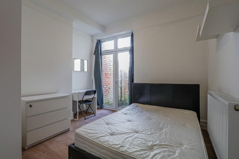 ROOMS, 92 Colum Road - Image 9